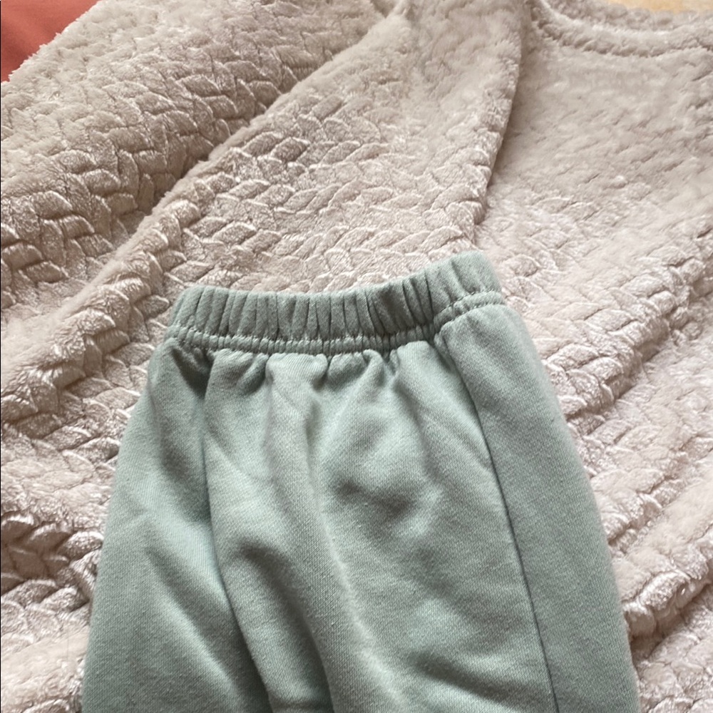 Emory park Mint Green Jogger Pants - Picture 4 of 4